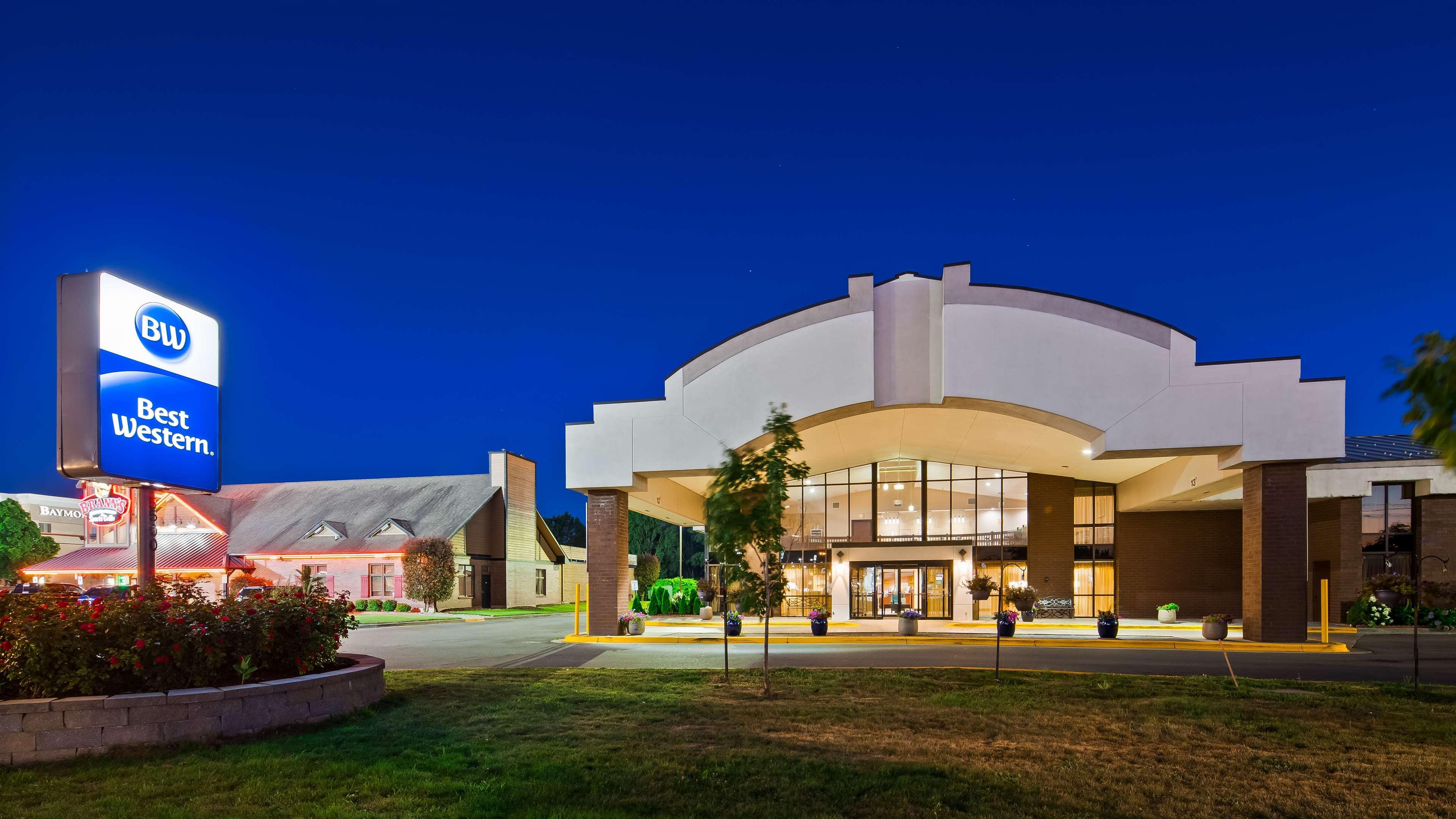Best Western Hospitality Hotel&Suites Cascade Exterior foto